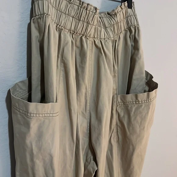 Free People Ready to Run Cinch Waist Parchment Pants Size Medium - Picture 10 of 10
